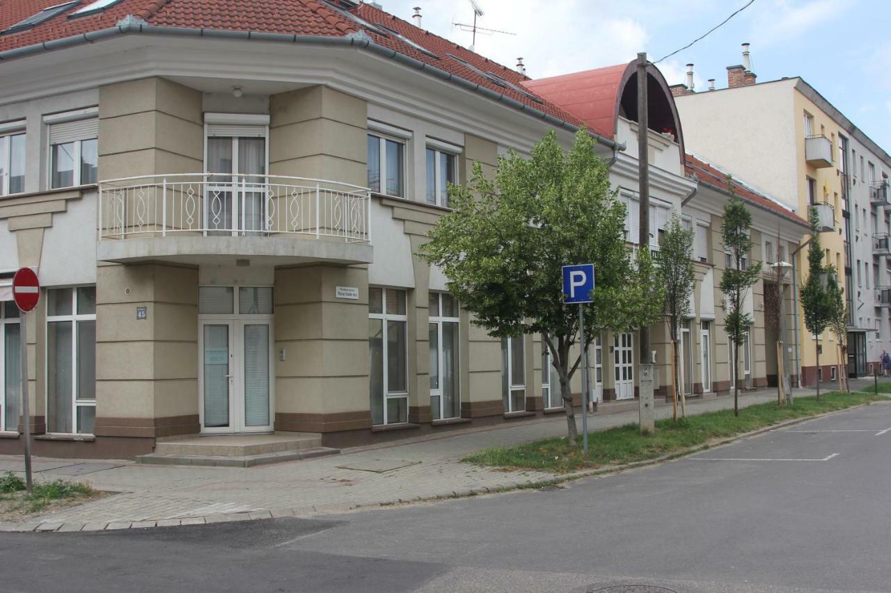 Mox Downtown Apartman Apartment Debrecen Exterior photo